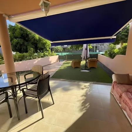 Villa Bonita Con Propio Entrada Y Con Piscina