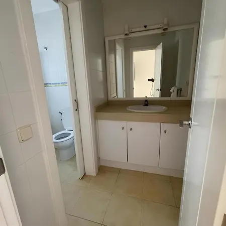 Bonita Con Propio Entrada Y Con Piscina Villa