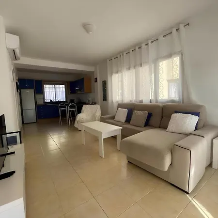 Bonita Con Propio Entrada Y Con Piscina Villa *