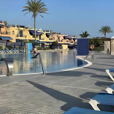 Villa Bonita Con Propio Entrada Y Con Piscina *