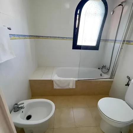Bonita Con Propio Entrada Y Con Piscina * San Bartolomé